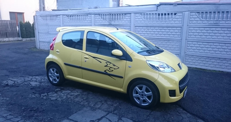 Peugeot 107 cena 11850 przebieg: 183000, rok produkcji 2009 z Tarnów małe 742